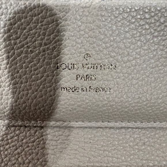 Louis Vuitton Empreinte Leather Long Wallet, Ivory White. - Picture 2 of 3